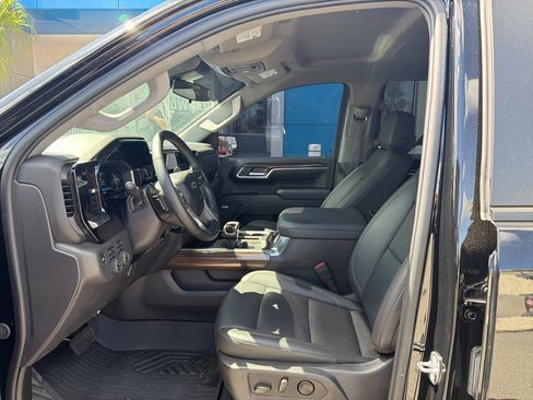 Used 2024 Chevrolet Silverado 1500 LT Trail Boss w/ Convenience Package II image 25