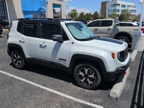 Used 2019 Jeep Renegade Trailhawk AWD/4WD image 2