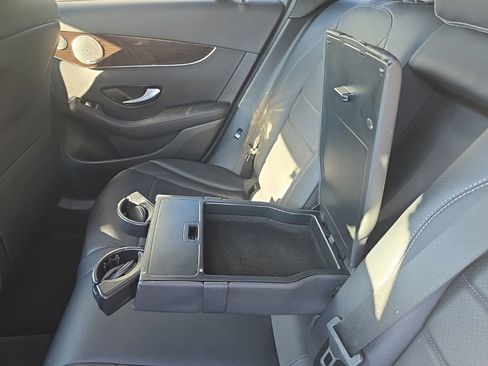 Used 2018 Mercedes-Benz GLC 300 4MATIC image 19