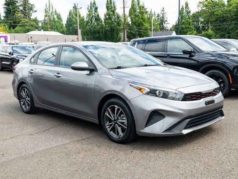 Used 2022 Kia Forte LXS FWD image 1