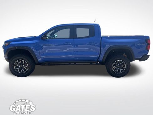 Used 2025 Chevrolet Colorado ZR2 w/ Technology Package AWD/4WD image 8