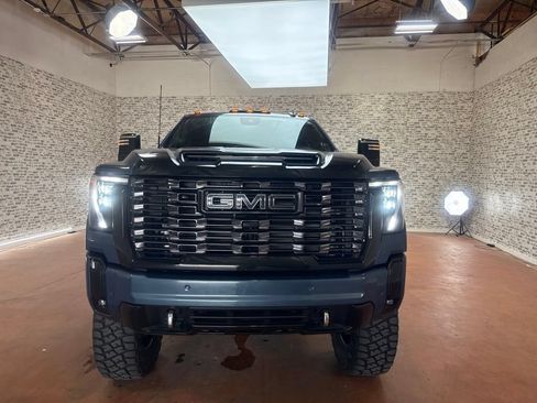 Used 2026 GMC Sierra 2500 Denali Ultimate w/ Max Trailering Package AWD/4WD image 2