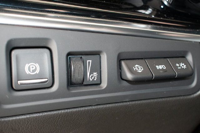 Used 2025 Cadillac XT6 Sport w/ Technology Package AWD/4WD image 38