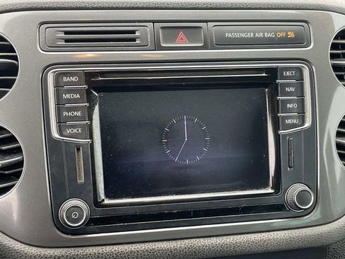 Used 2016 Volkswagen Tiguan SE image 29
