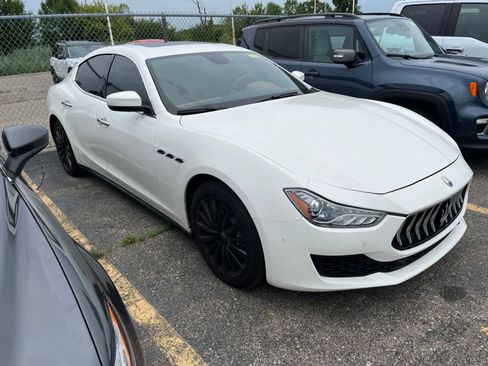 Used 2018 Maserati Ghibli S Q4 AWD/4WD image 18
