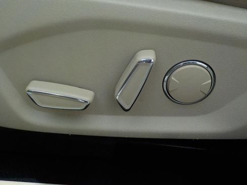 Used 2016 Ford Fusion SE w/ Equipment Group 202A FWD image 21