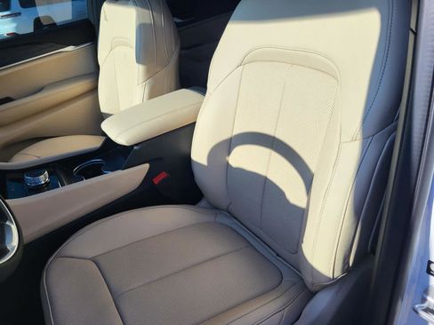 New 2025 Jeep Grand Cherokee Limited image 15