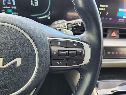Used 2023 Kia Sportage EX image 17