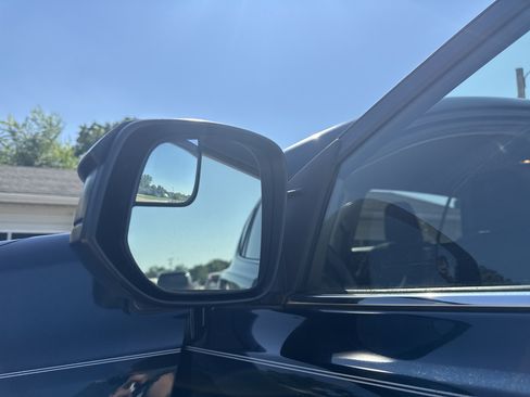Used 2018 Toyota RAV4 LE FWD image 11