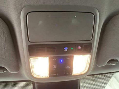 Used 2024 Honda Odyssey Touring image 23