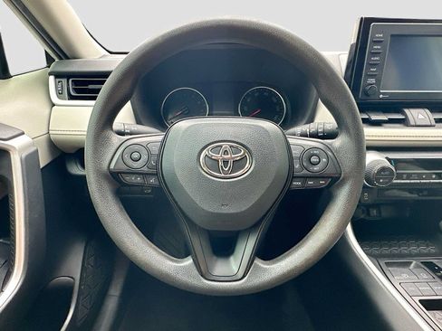 Used 2022 Toyota RAV4 XLE w/ Convenience Package FWD image 13