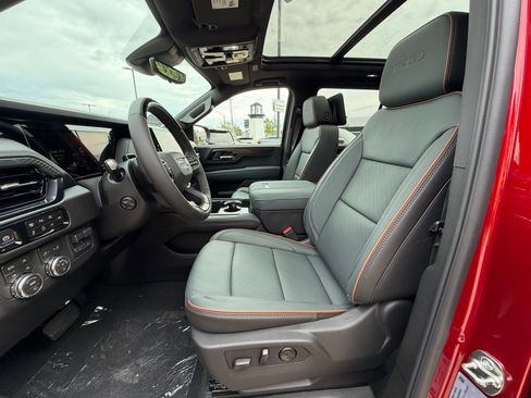 New 2026 GMC Yukon AT4 AWD/4WD image 10