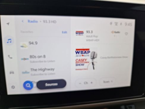 Used 2025 Toyota Camry SE image 25