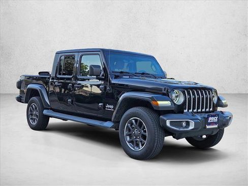 Used 2020 Jeep Gladiator Overland AWD/4WD image 3