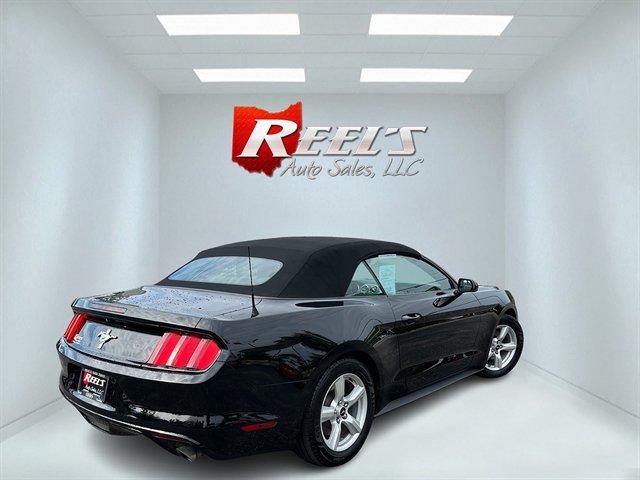 Used 2017 Ford Mustang Convertible RWD image 9