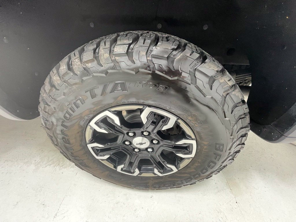 Used 2022 Chevrolet Silverado 1500 ZR2 w/ Technology Package AWD/4WD image 6