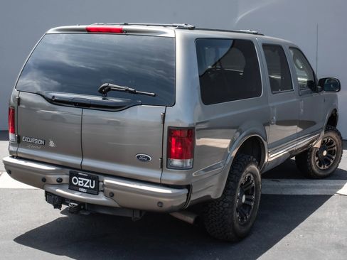 Used 2004 Ford Excursion Limited image 16