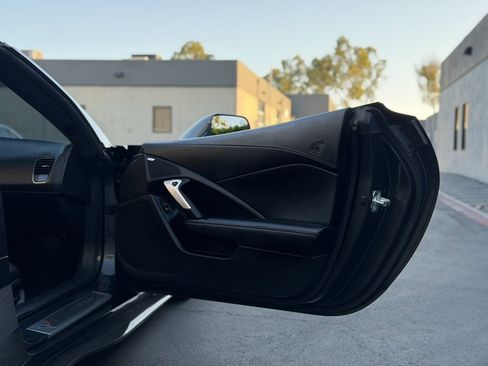 Used 2019 Chevrolet Corvette Stingray Coupe w/ Carbon Flash Badge Package image 25