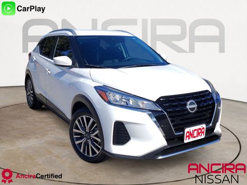 Used 2023 Nissan Kicks SV image 1