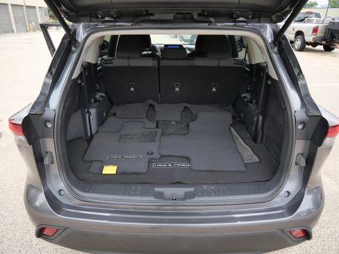 Certified 2025 Toyota Highlander LE AWD/4WD image 19