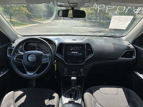 Used 2019 Jeep Cherokee Latitude w/ Popular Appearance Group image 18