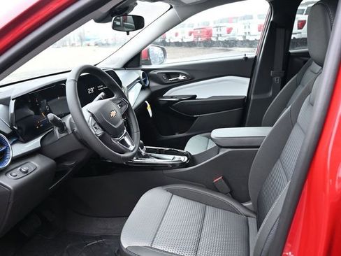 New 2026 Chevrolet Trax LT w/ Driver Confidence Package image 15