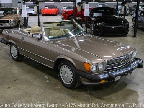 Used 1987 Mercedes-Benz 560 SL image 11