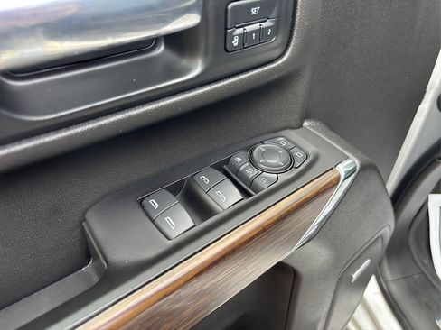 Used 2022 Chevrolet Silverado 2500 High Country w/ Technology Package image 39