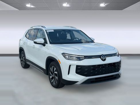 New 2025 Volkswagen Tiguan S FWD image 7