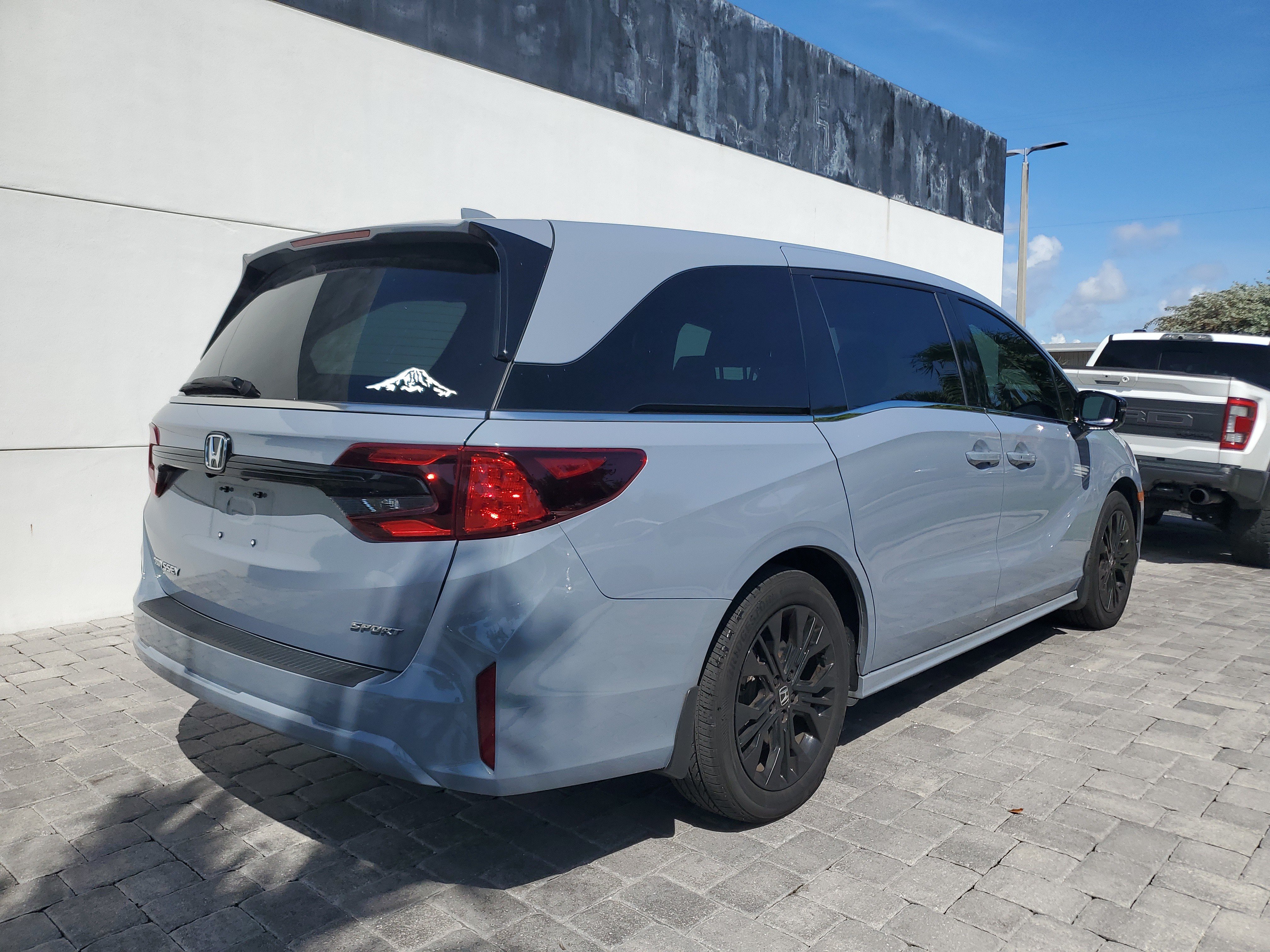Used 2025 Honda Odyssey Sport-L image 5