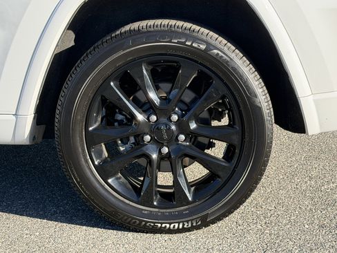 Used 2021 Jeep Grand Cherokee Laredo X image 15