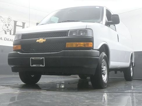 New 2026 Chevrolet Express 2500 w/ Driver Convenience Package RWD image 4
