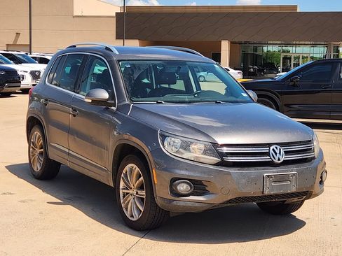 Used 2022 Volkswagen Taos S FWD image 3