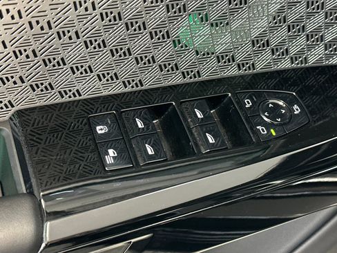 Certified 2023 BMW 740i w/ Executive Package RWD image 13