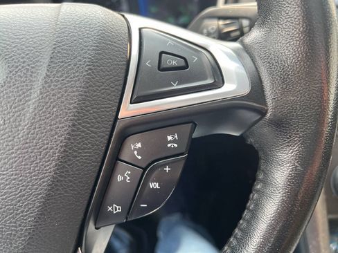 Used 2017 Ford Fusion SE w/ Equipment Group 601A FWD image 19