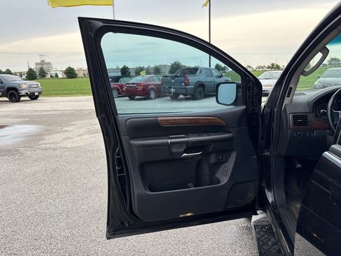 Used 2010 Nissan Armada Platinum w/ Captain Seat Pkg AWD/4WD image 26