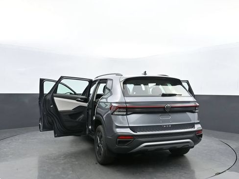 Used 2025 Volkswagen Taos S FWD image 39