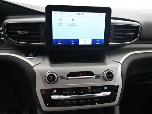 Used 2020 Ford Explorer XLT w/ Equipment Group 202A AWD/4WD image 27