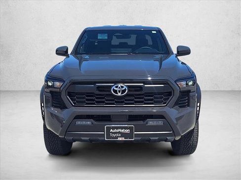 Used 2025 Toyota Tacoma TRD Off-Road AWD/4WD image 2