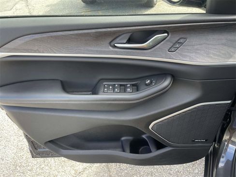 Used 2022 Jeep Grand Cherokee Limited 4xe image 16