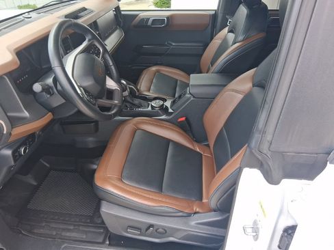 Used 2024 Ford Bronco Outer Banks AWD/4WD image 9