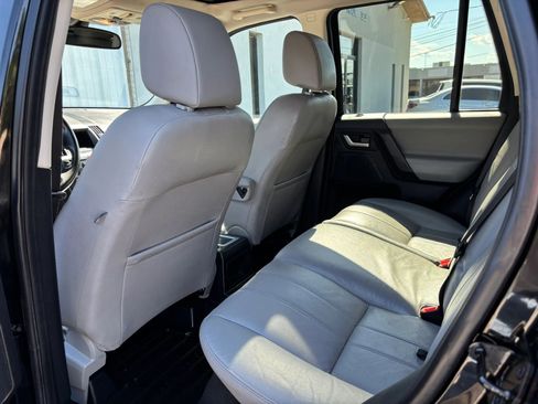 Used 2011 Land Rover LR2 HSE AWD/4WD image 47