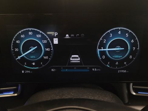 Used 2025 Hyundai Elantra SEL FWD image 23