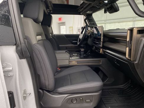 Used 2024 GMC Hummer EV 2X w/ Extreme Off-Road Package image 18