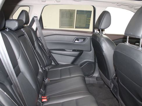 Used 2023 Nissan Rogue SL FWD image 29