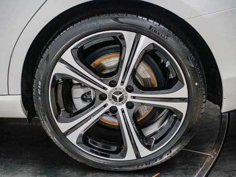 Used 2025 Mercedes-Benz C 300 Sedan image 10