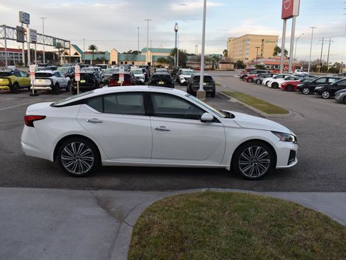 Used 2024 Nissan Altima 2.5 SL image 11