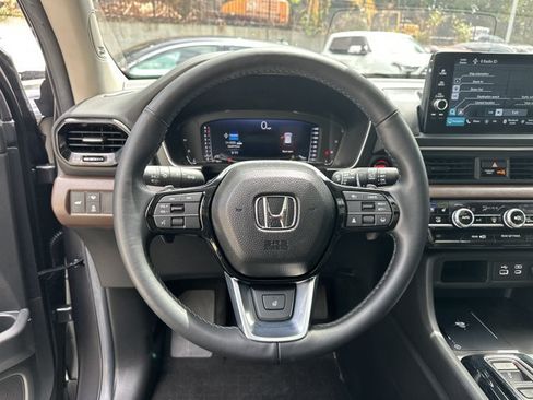 Used 2025 Honda Pilot Elite image 29