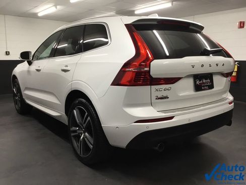 Used 2018 Volvo XC60 T5 Momentum w/ Vision Package AWD/4WD image 8