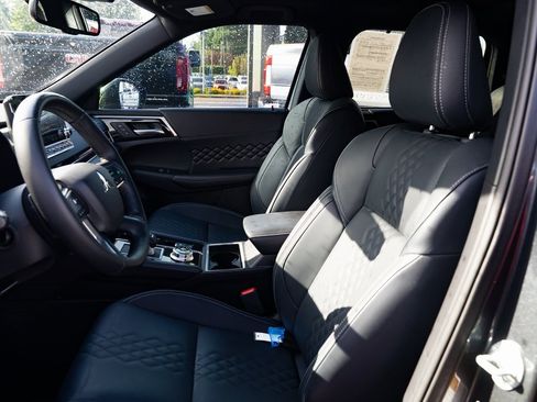 Used 2025 Mitsubishi Outlander SEL Black Edition image 17